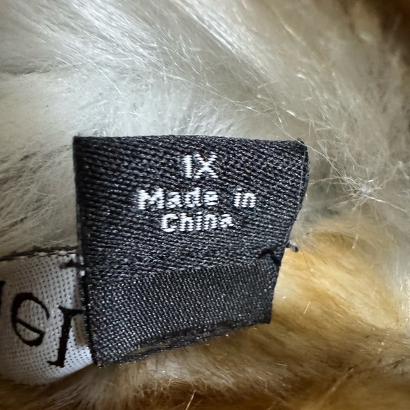 Pamela McCoy Spotted Tan and Black Teddy Jacket - Picture 9 of 9